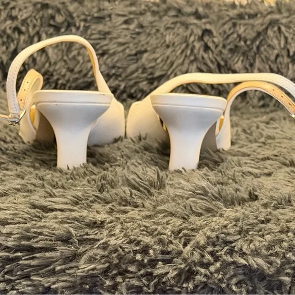 Elegant Women's White / off white Pointed Toe Slingback Heels - Picture 2 of 6